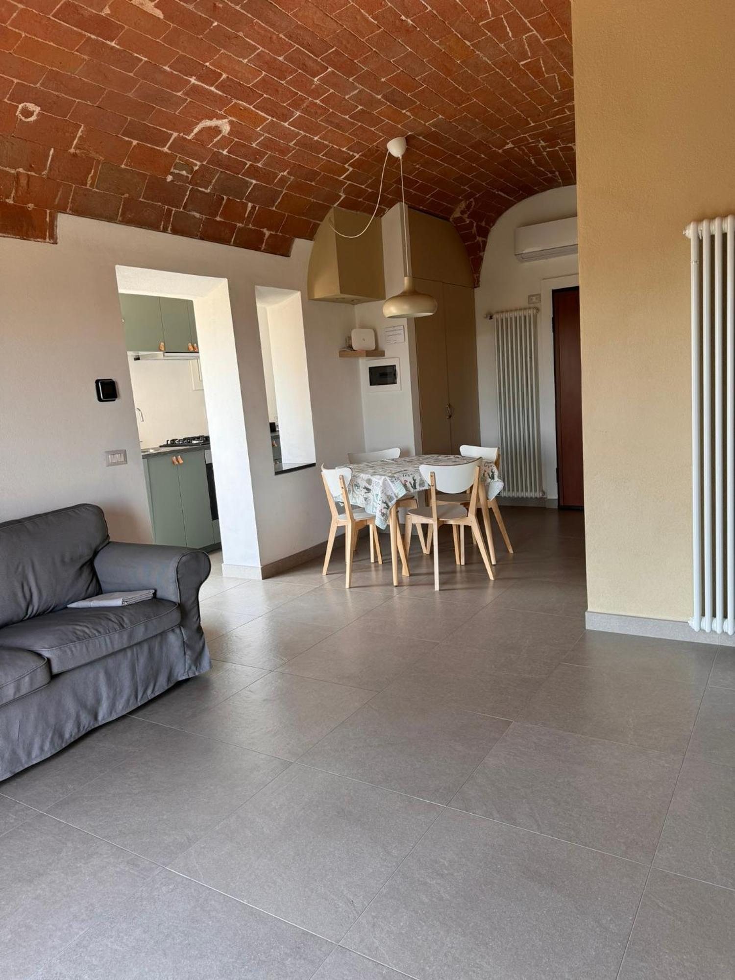 PeccioliLa Casa Di Isola公寓 外观 照片